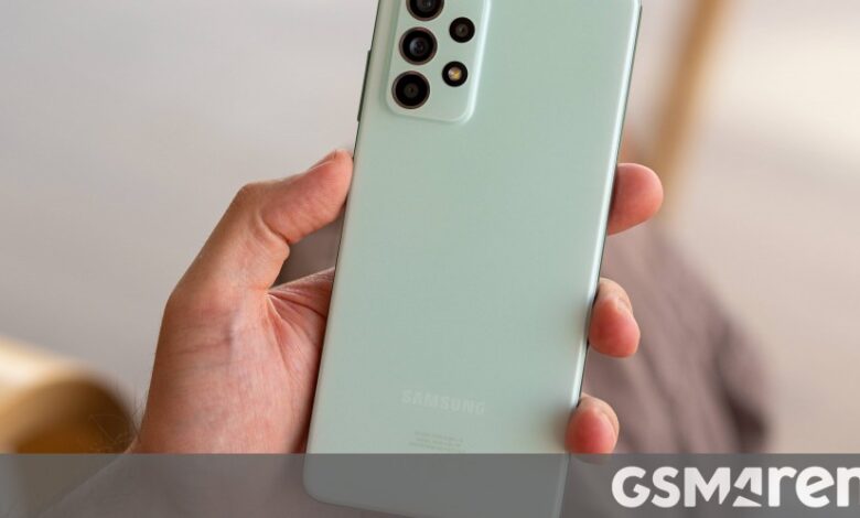 Samsung sends One UI 4.1 updates to the Galaxy A52s 5G, A71 5G, and S20 FE 4G