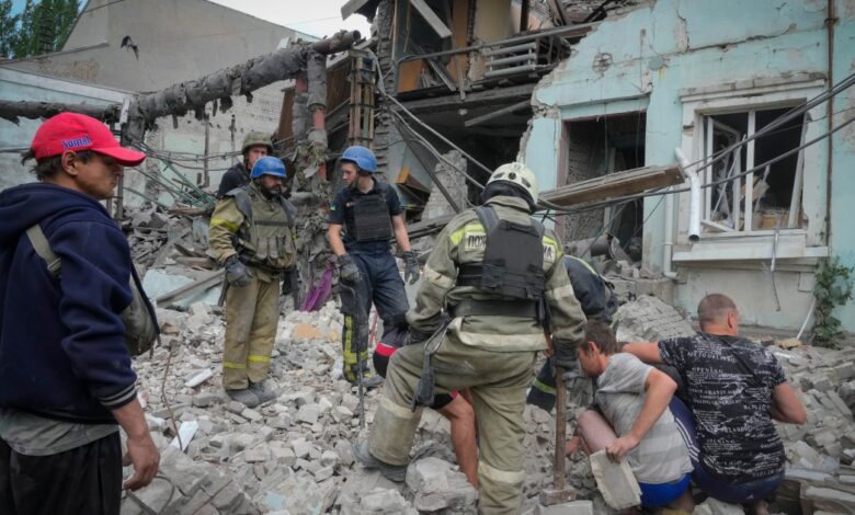 Fighting intensifies for control of key Ukrainian city Lysychansk