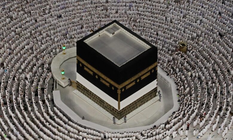 Photos: One million Muslims start Hajj pilgrimage in Mecca