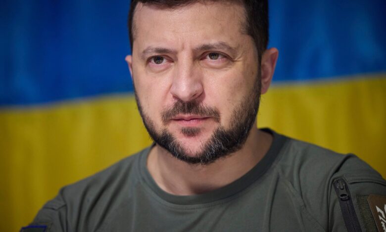 Zelenskyy warns Russian forces amid southern Ukraine offensive