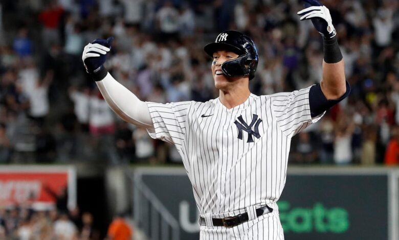 Yankees’ Aaron Judge Ties Roger Maris’ Single-Season Home Run Record