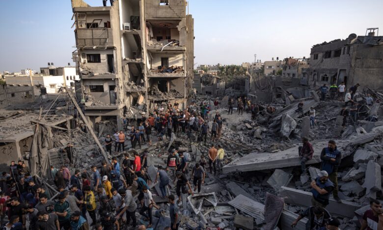 Photos: No end to Gaza killings as Israeli campaign nears a month