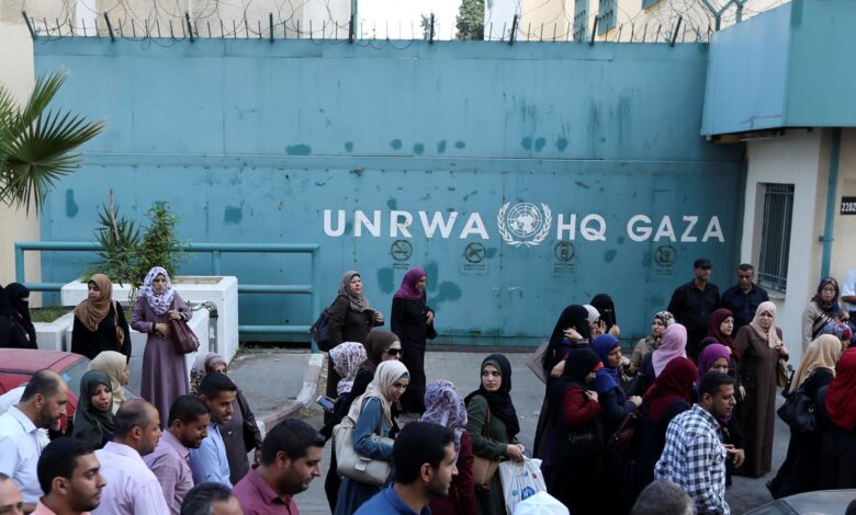 Israeli strikes kill UN staff, more than 70 of his extended family in Gaza