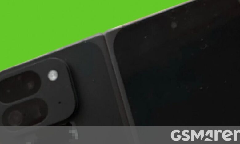 Google Pixel Fold 2 hands-on image leaks
