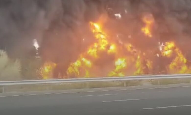 Massive fire engulfs vehicle on Dubai’s E611