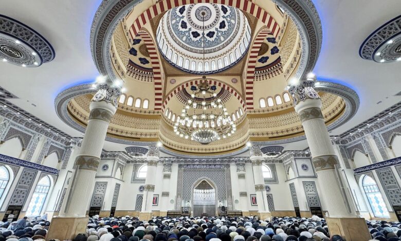 UAE worshippers perform first Friday prayers of Ramadan