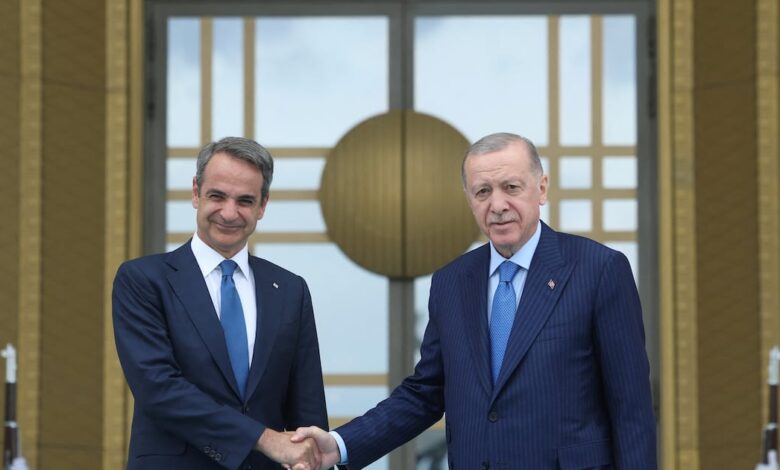 Turkish President Erdogan and Greek PM Mitsotakis to raise level of bilateral relations