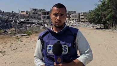 Al Jazeera crew films as Israeli strikes hit Gaza neighbourhood